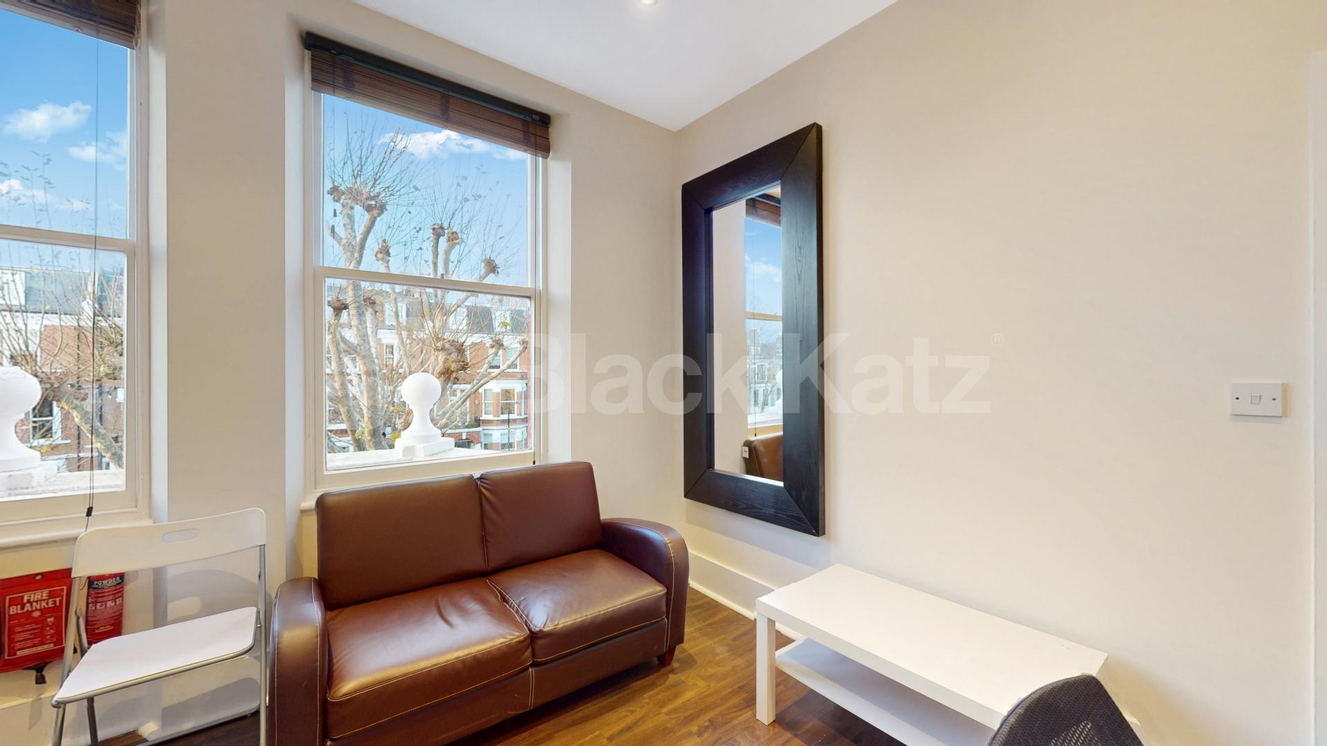 Modern one bed set within a large period house mins to tube and shops Sutherland Avenue, Maida Vale